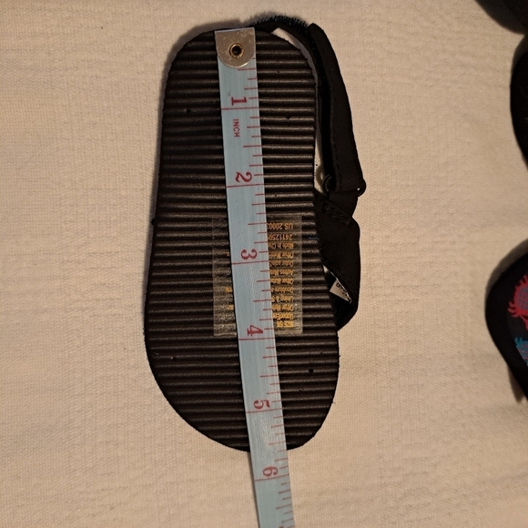 Gymboree size 5/6 toddler flip flops crabs, fish, octopus, New without swing tag - Picture 6 of 6